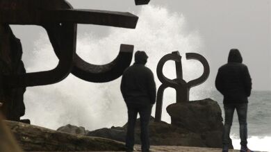 Siete provincias están en alerta por viento y olas