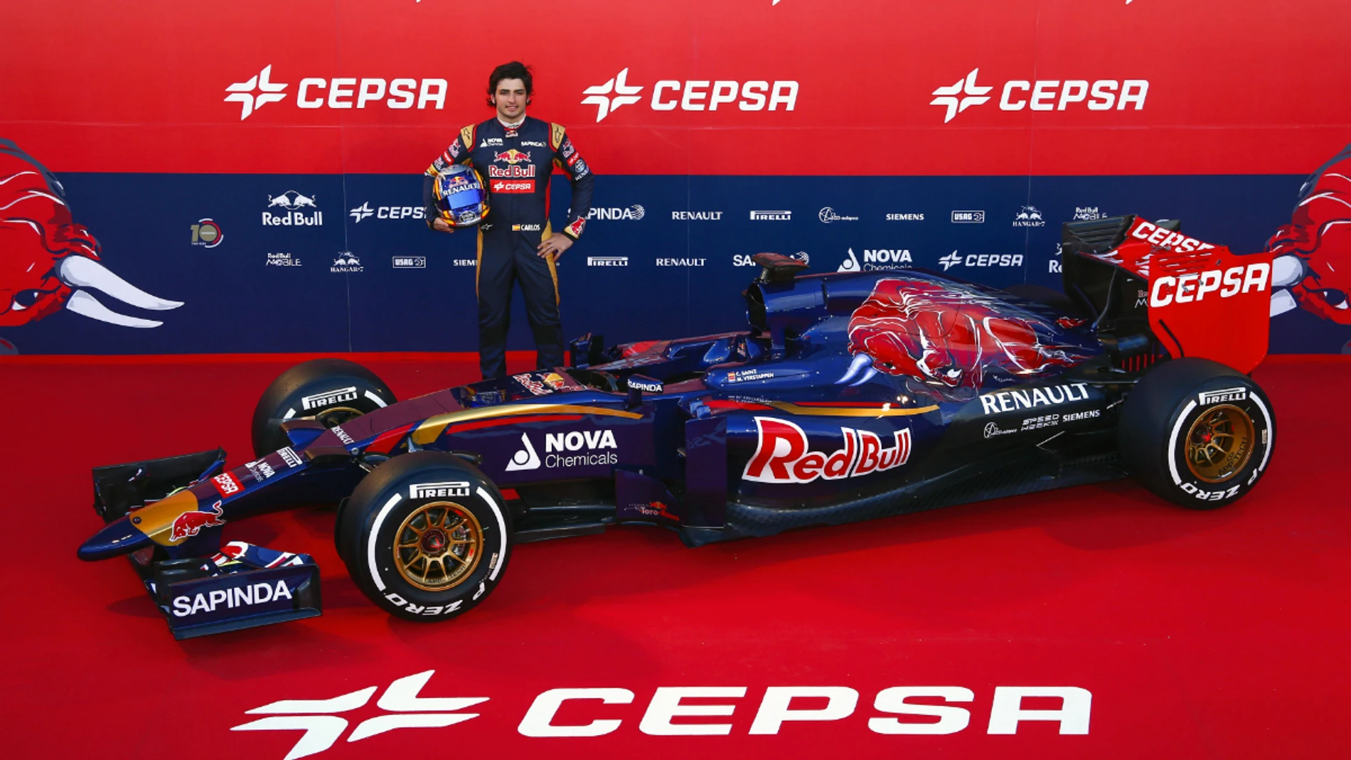 Sainz, junto al nuevo Toro Rosso
