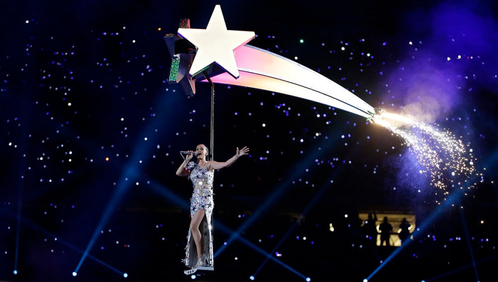 Katy convertida en una estrella fugaz