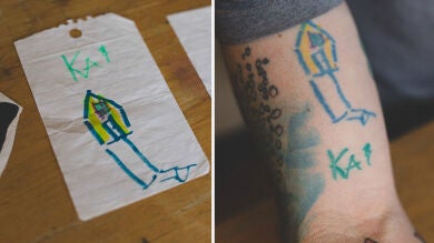 Un padre se tatúa los dibujos de su hijo de cinco años para recordar su niñez