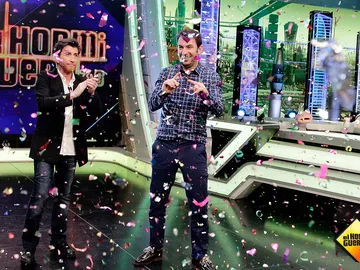 Pablo Motos y Arturo Valls regalan el coche de El Hormiguero 3.0 Pablo Motos y Arturo Valls regalan el coche de El Hormiguero 3.0