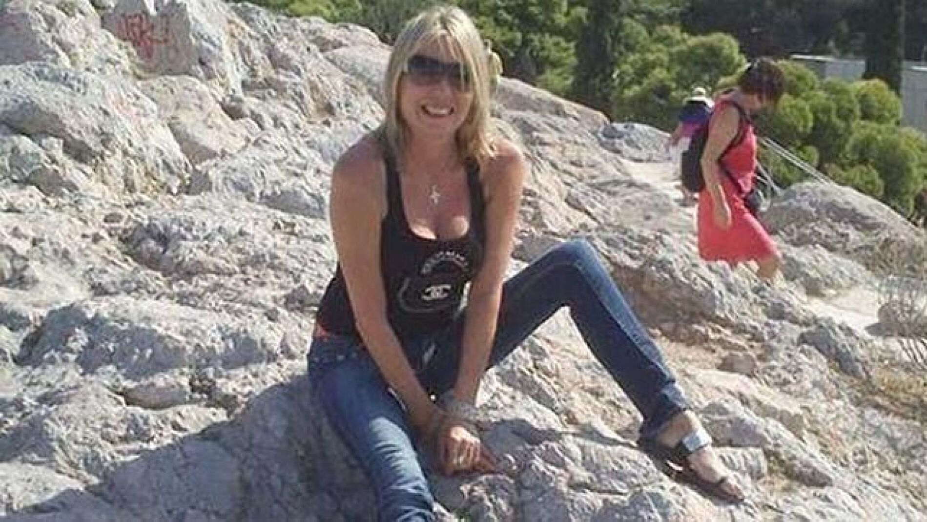  Louis Curtis en una imagen de reclamo para buscar marido.