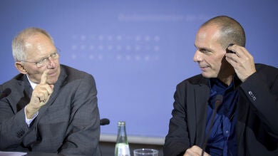 Schäuble subraya que depende del pueblo griego si continúa o no en el euro