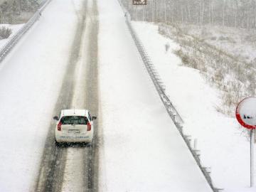 La autovía A-67 cubierta de nieve