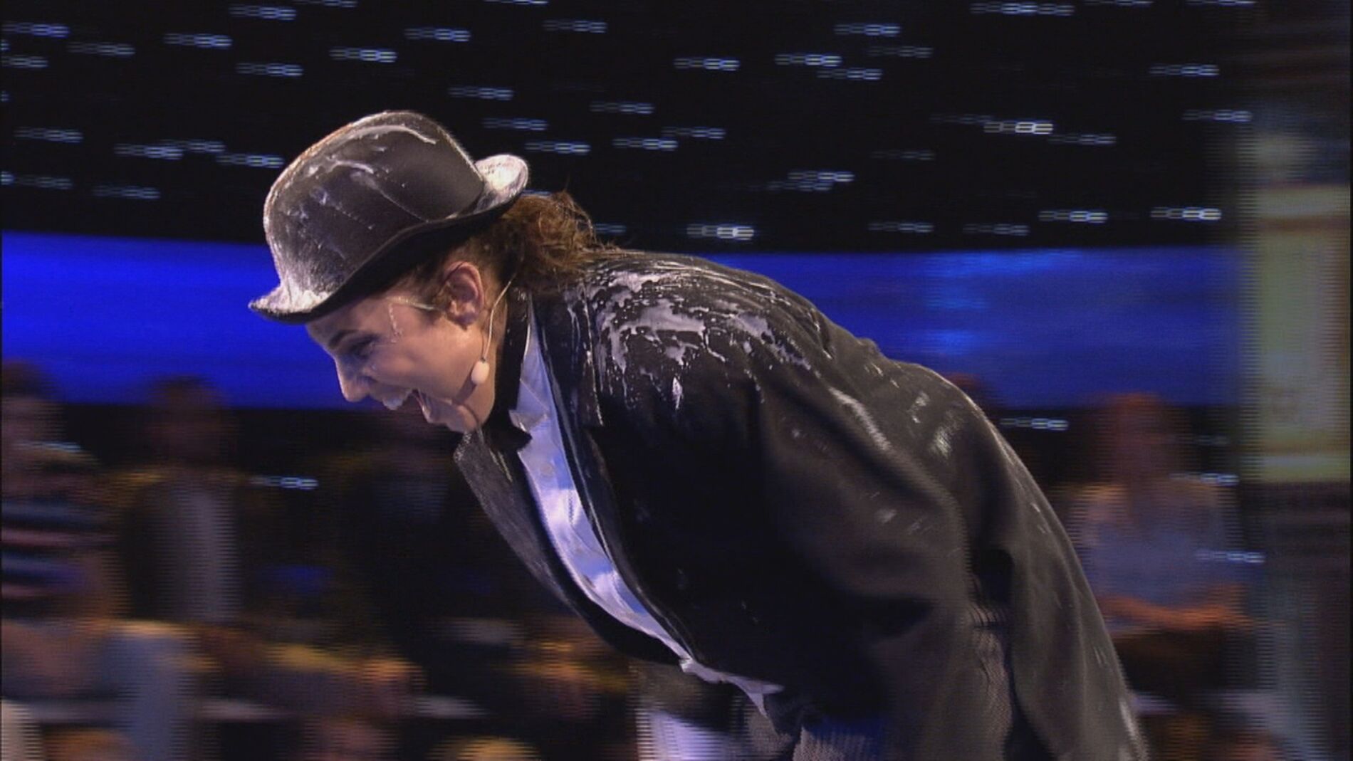 Toni Acosta se transforma en Mr Hyde