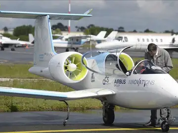El primer avión eléctrico chino recibe luz verde para su comercialización El primer avión eléctrico chino recibe luz verde para su comercialización
