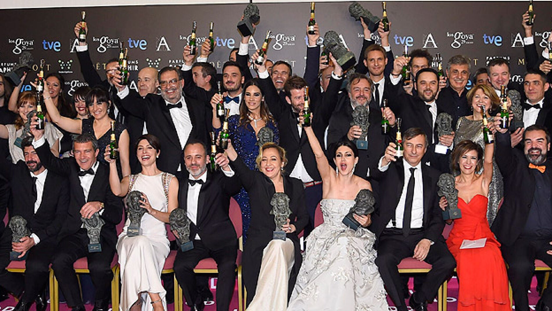 La tradicional foto de familia con todos los ganadores