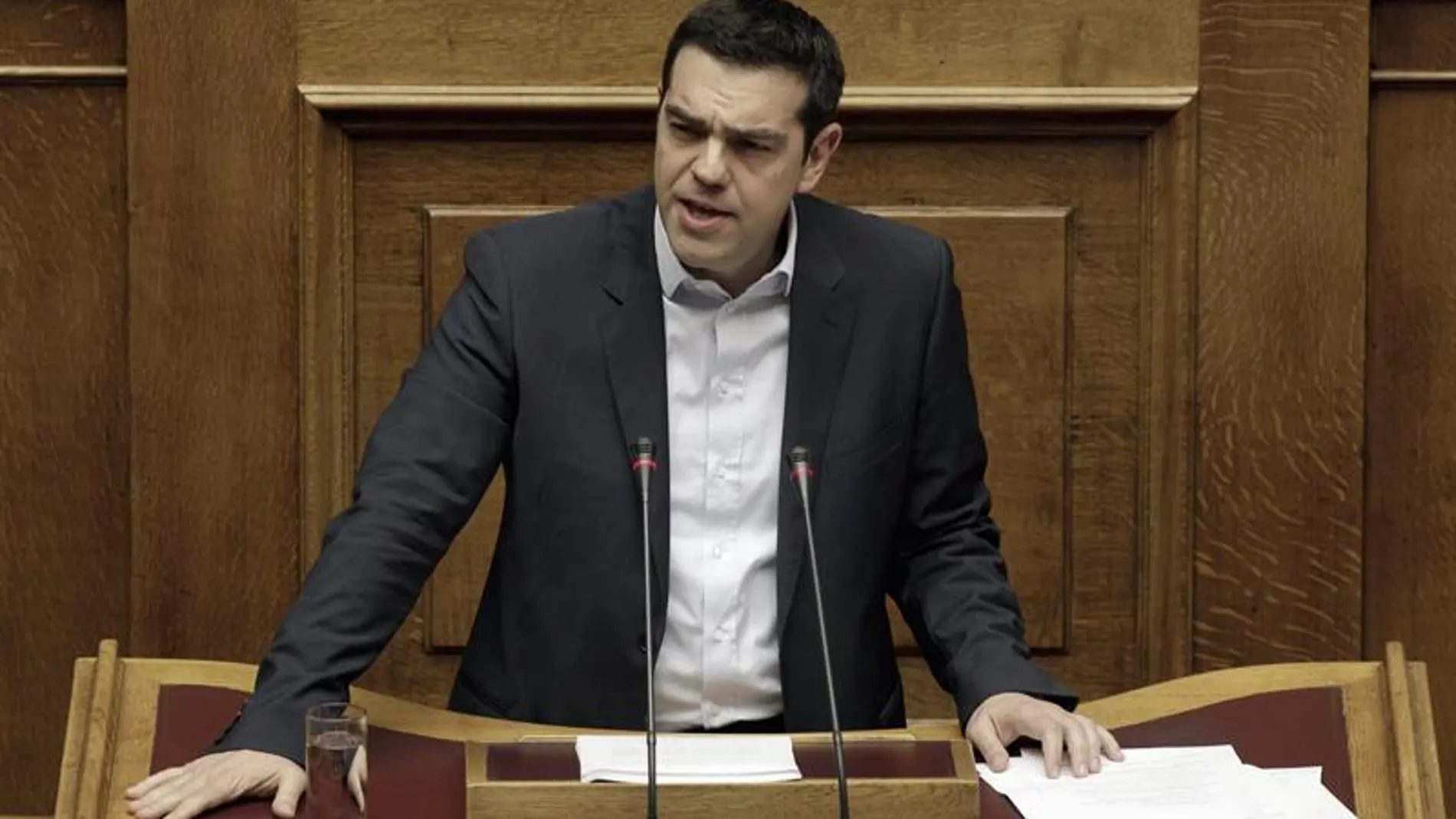Tsipras anuncia un programa inmediato de ayuda humanitaria y recontratación Tsipras anuncia un programa inmediato de ayuda humanitaria y recontratación