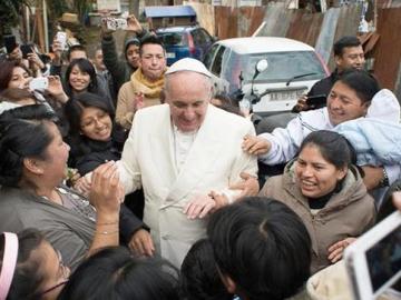 El Papa visita un barrio humilde de Roma