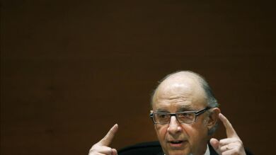 Montoro no revela si se está investigando a Rato pero asegura actuar igual con todos