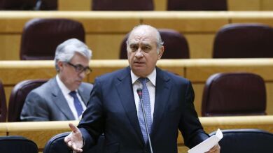 El Gobierno mantendrá las devoluciones en caliente de inmigrantes pero completará su protocolo