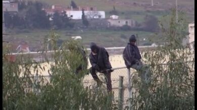 35 inmigrantes logran entrar en Melilla en nuevo salto a la valla