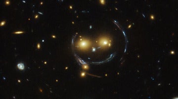 El 'smile' galáctico captado por el telescopio Hubble de la Nasa / ESA