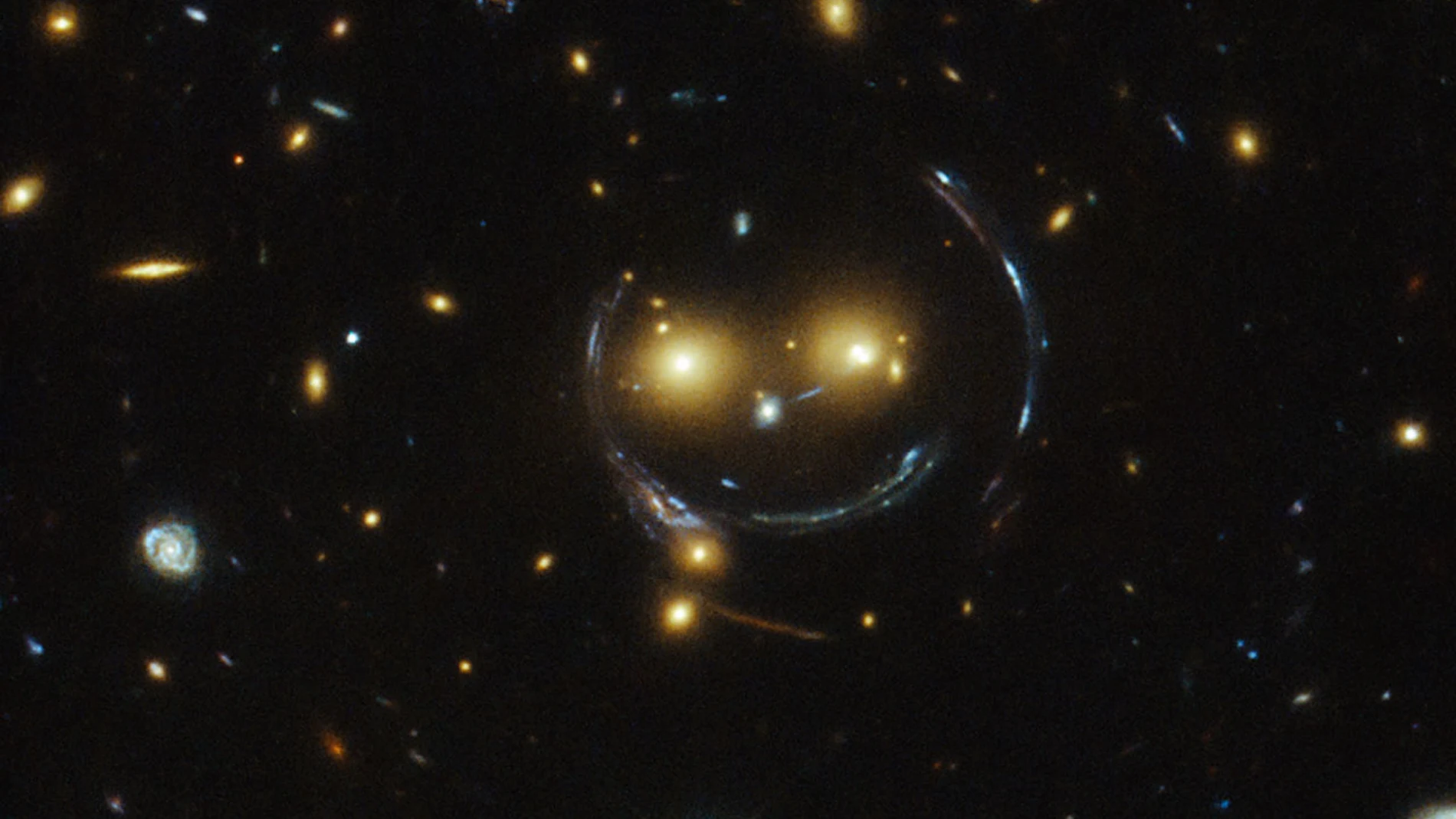 El 'smile' galáctico captado por el telescopio Hubble de la Nasa / ESA El 'smile' galáctico captado por el telescopio Hubble de la Nasa / ESA