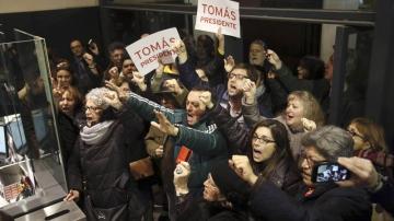 Protesta en Ferraz en favor de Tomás Gómez