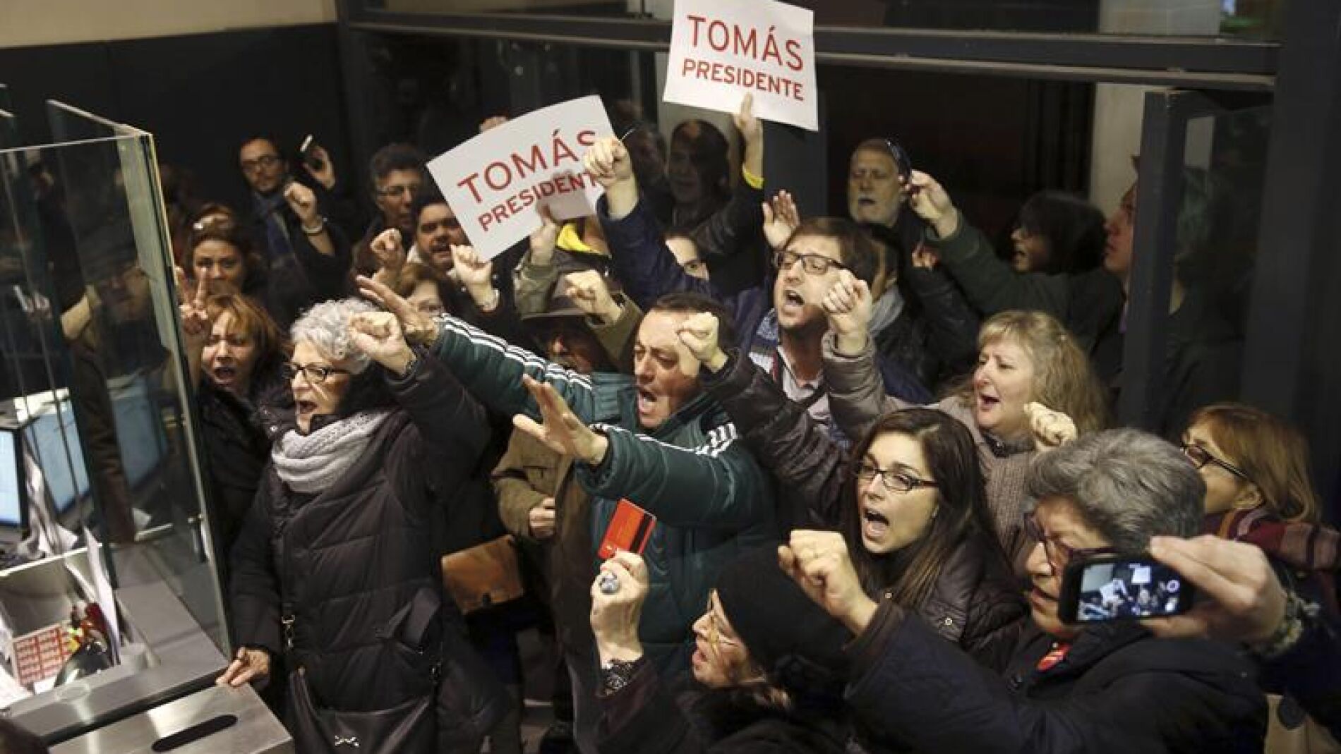Protesta en Ferraz en favor de Tom&aacute;s G&oacute;mez