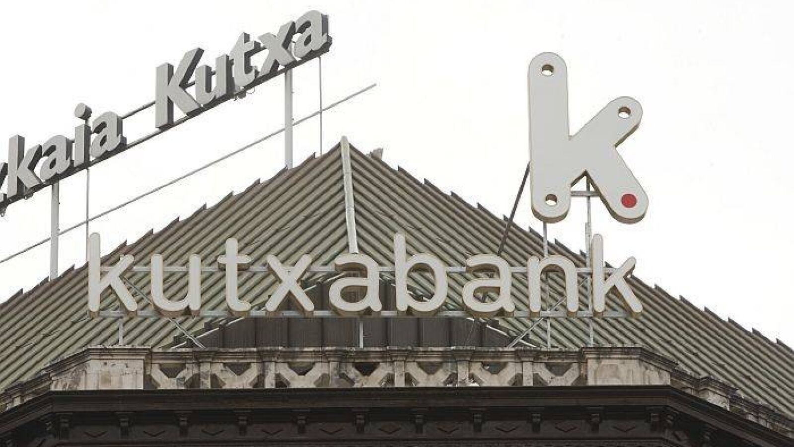 Una sentencia obliga a una entidad bancaria a suspender las comisiones que cobra por 