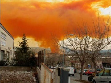 Fotografía de la nube tóxica en Igualada Fotografía de la nube tóxica en Igualada