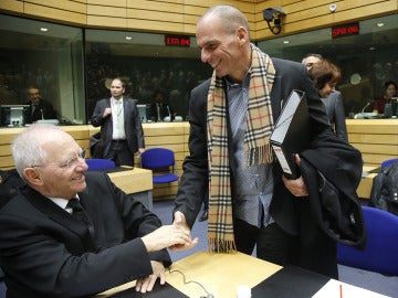 Varufakis saluda a Schäuble