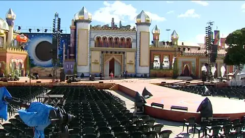 Escenario de la Gala de elección de la Reina del Carnaval de Las Palmas Escenario de la Gala de elección de la Reina del Carnaval de Las Palmas