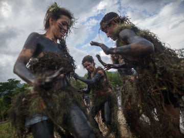  La comparsa de barro, una de las más famosas de la localidad de Paraty