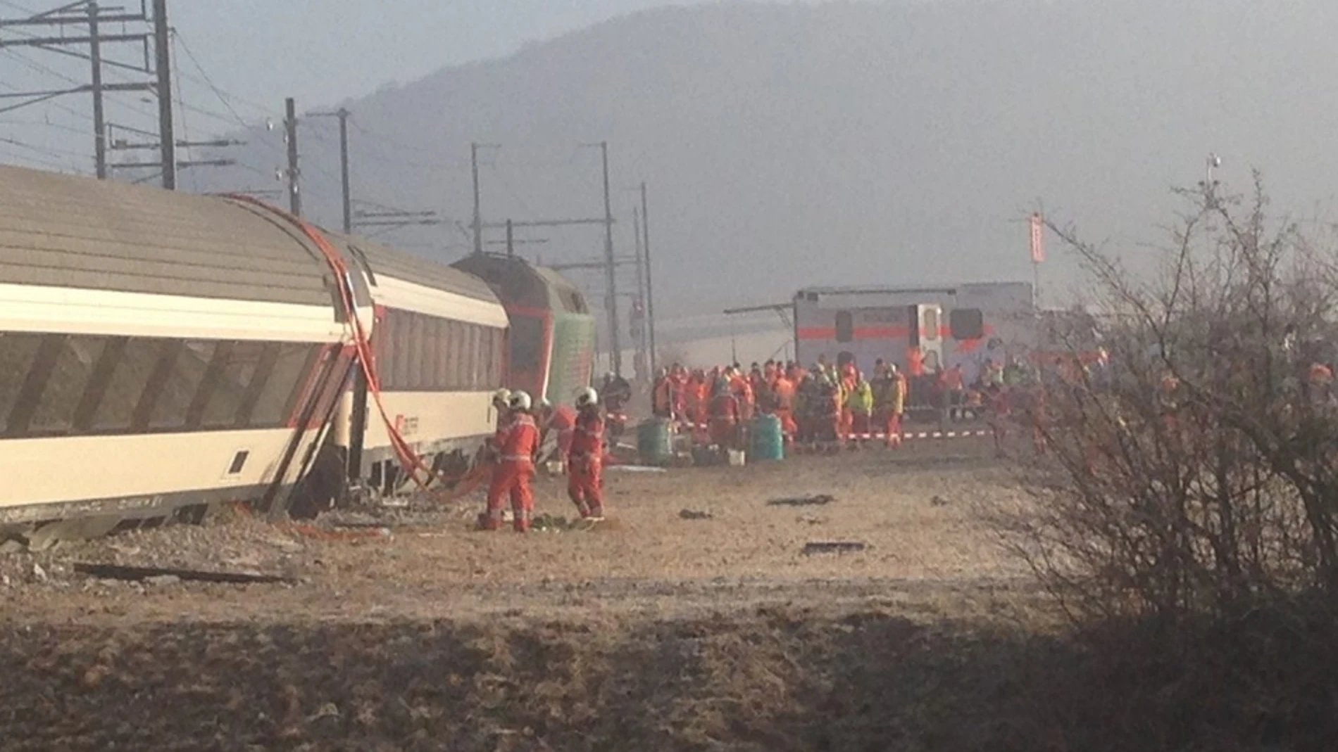 Choque de trenes deja al menos 49 heridos en Zúrich Choque de trenes deja al menos 49 heridos en Zúrich