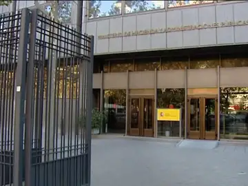 La Agencia Tributaria quiere acabar con el fraude fiscal La Agencia Tributaria quiere acabar con el fraude fiscal