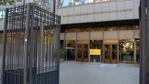 La Agencia Tributaria quiere acabar con el fraude fiscal La Agencia Tributaria quiere acabar con el fraude fiscal