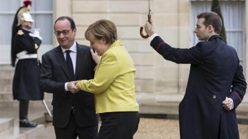 Angela Merkel y François Hollande en París