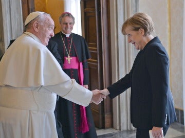 Merkel y el Papa Francisco en el Vaticano 