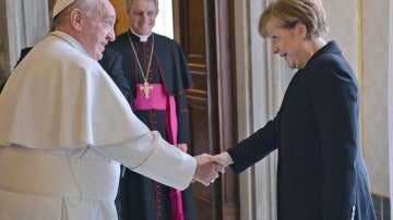 Merkel y el Papa Francisco en el Vaticano 