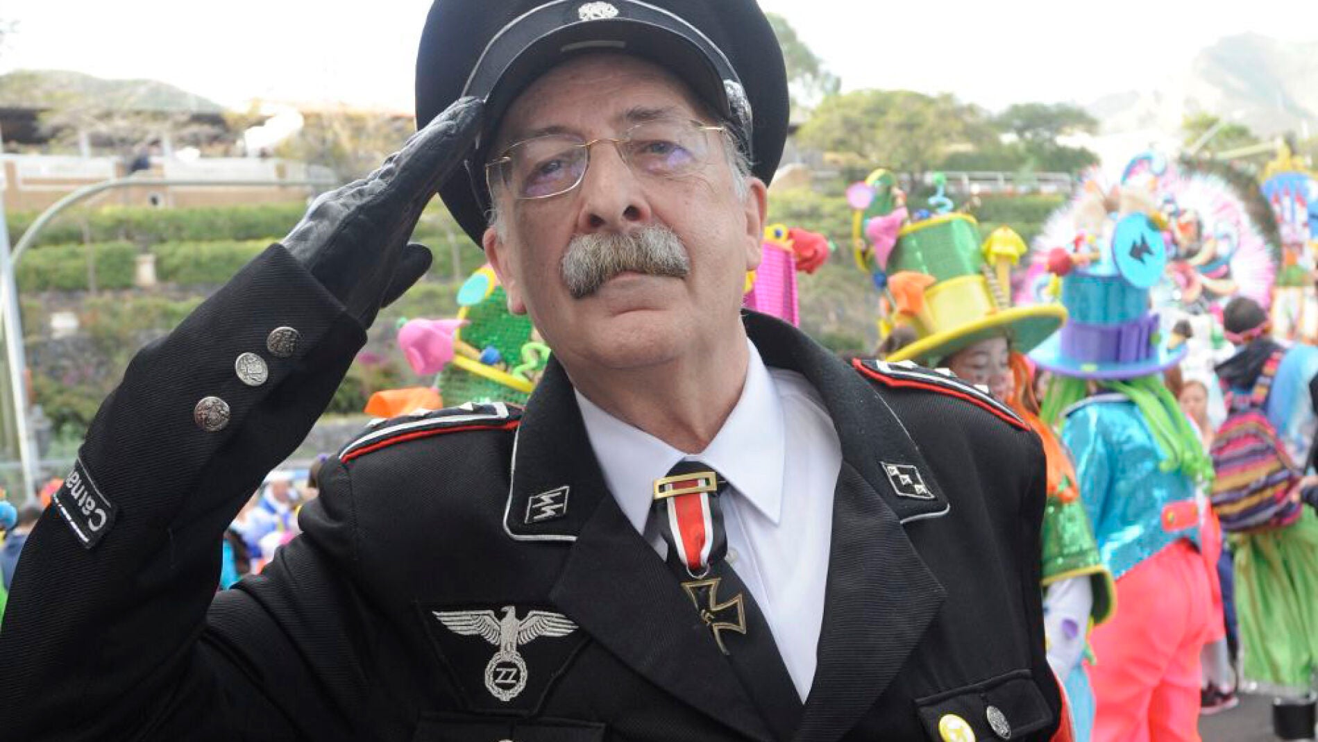 Juan Jos&eacute; Gasta&ntilde;azatorre, disfrazado de militar nazi en Santa Cruz de Tenerife