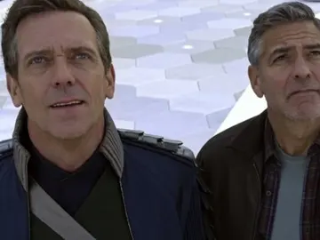 Hugh Laurie y George Clooney en 'Tomorrowland' Hugh Laurie y George Clooney en 'Tomorrowland'