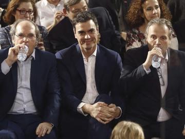 Ángel Gabilondo, Pedro Sánchez y Antonio Miguel Carmona Ángel Gabilondo, Pedro Sánchez y Antonio Miguel Carmona