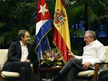 Raúl Castro recibe a Rodríguez Zapatero y Moratinos de visita en La Habana