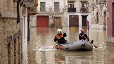 El lento descenso del Ebro impide iniciar labores de achique en Navarra