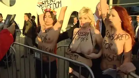 Femen protesta contra el dueño de Facebook Femen protesta contra el dueño de Facebook