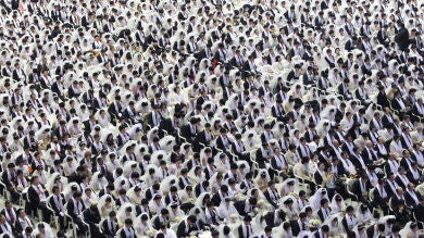 3.800 parejas contraen matrimonio en una boda multitudinaria en Corea del Sur