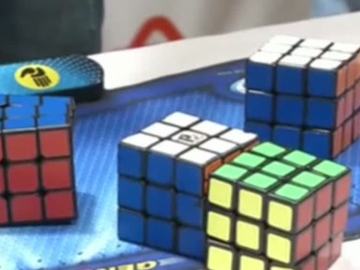 Un indio resuelve cinco cubos de rubik en 83 segundos, nuevo récord Guinness
