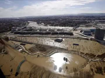 Continúa el achique de agua del foro romano de Zaragoza Continúa el achique de agua del foro romano de Zaragoza