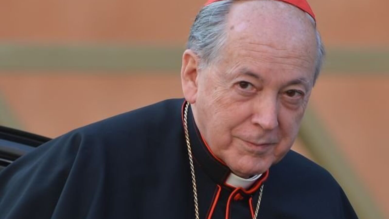 WhatsApp fomenta el adulterio y destruye familias, según un cardenal de Perú