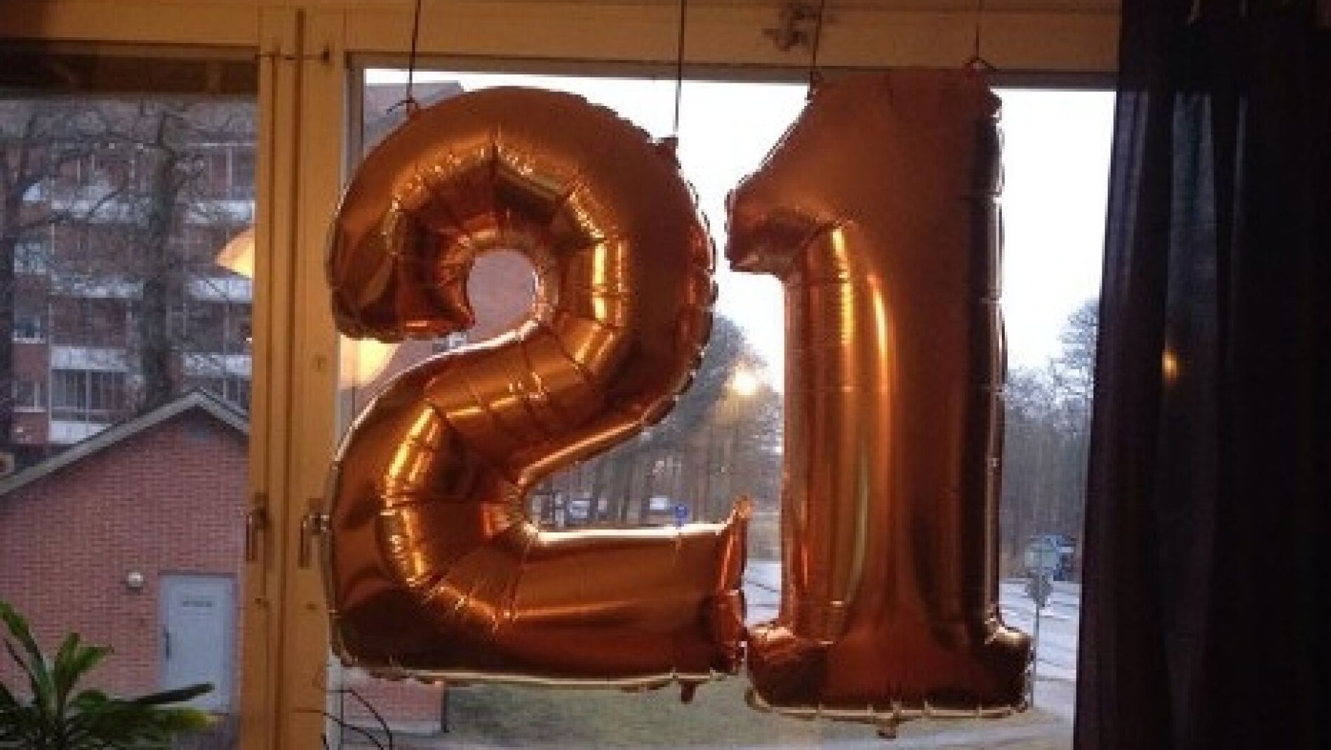 Globos del '21 cumplea&ntilde;os'