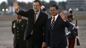 Mariano Rajoy junto al ministro de Relaciones Exteriores de Guatemal