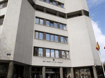 Vista parcial del edificio sede de los Juzgados en la Plaza de Castilla.
