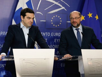 Alexis Tsipras junto al presidente del Parlamento Europeo, Martin Schulz
