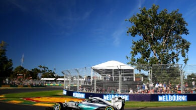 Hamilton se alza con el mejor tiempo en los Libres 3 de Australia con Sainz noveno