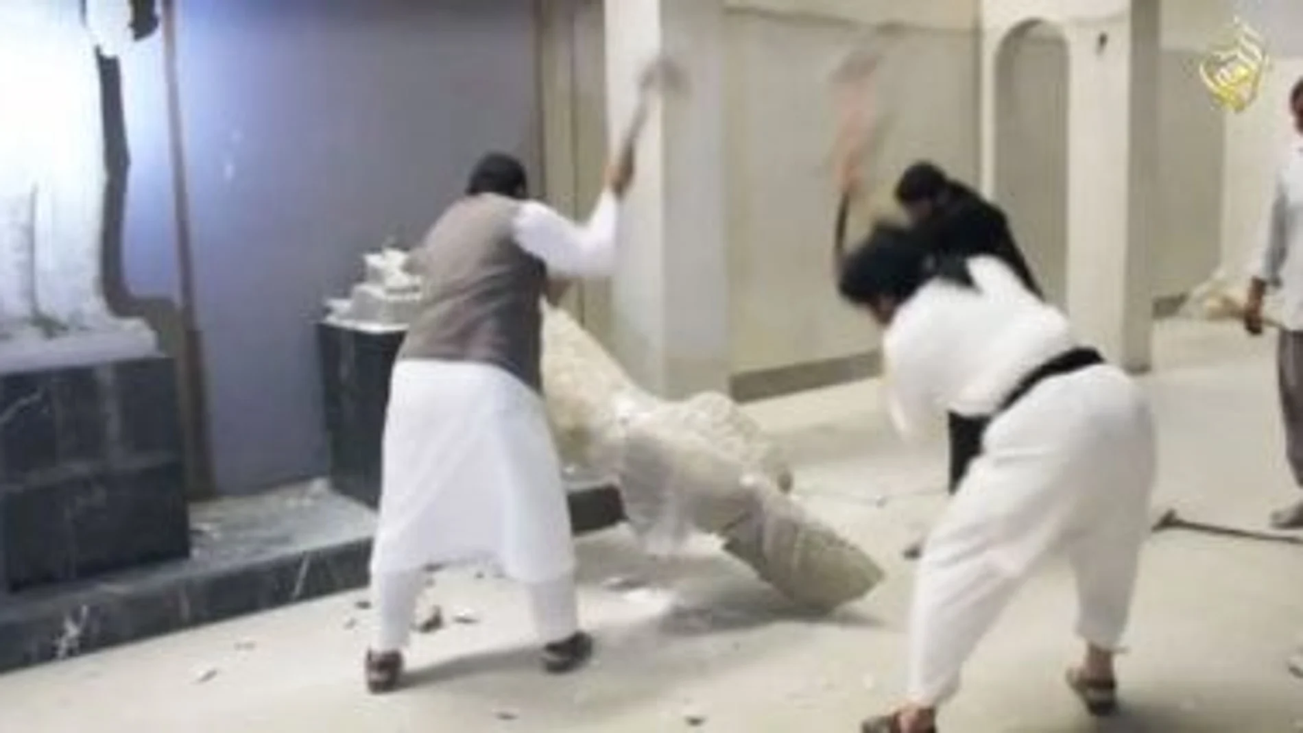 Milicianos de Daesh en su saqueo al Museo de Mosul Milicianos de Daesh en su saqueo al Museo de Mosul