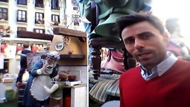 Una abuela cocinera y su nieto, el ninot indultado de este año en las Fallas
