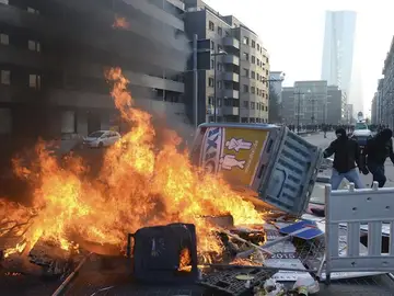 Protestas en Alemania junto a la sede del BCE Protestas en Alemania junto a la sede del BCE