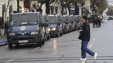 Furgonetas policiales desplegadas Furgonetas policiales desplegadas